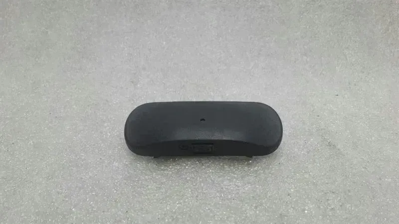 Audi A6 (C7) Audi A6 4G wash water nozzle right 4G0955988A wash water nozzle right Body type: Saloon
Fuel: Diesel