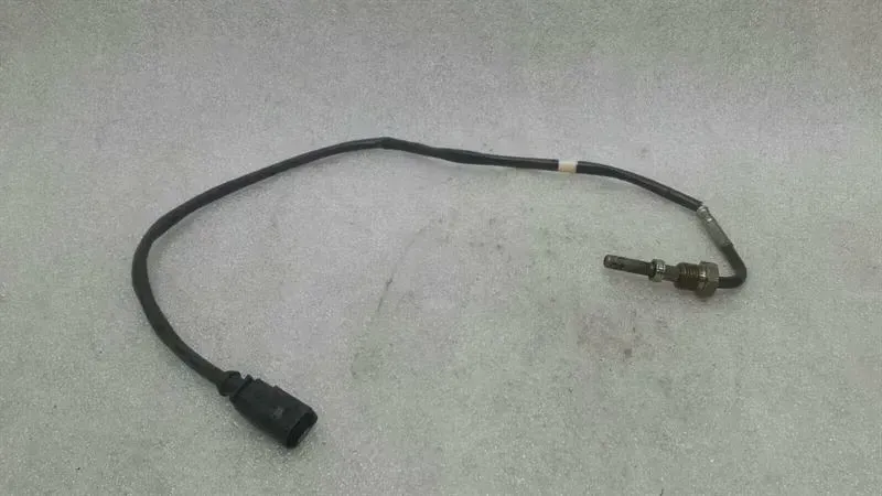 Audi A6 (C7) Audi A6 4G LAMBDA sensor 4G0906088J flue gas temperature sensor Body type: Saloon
Fuel: Diesel