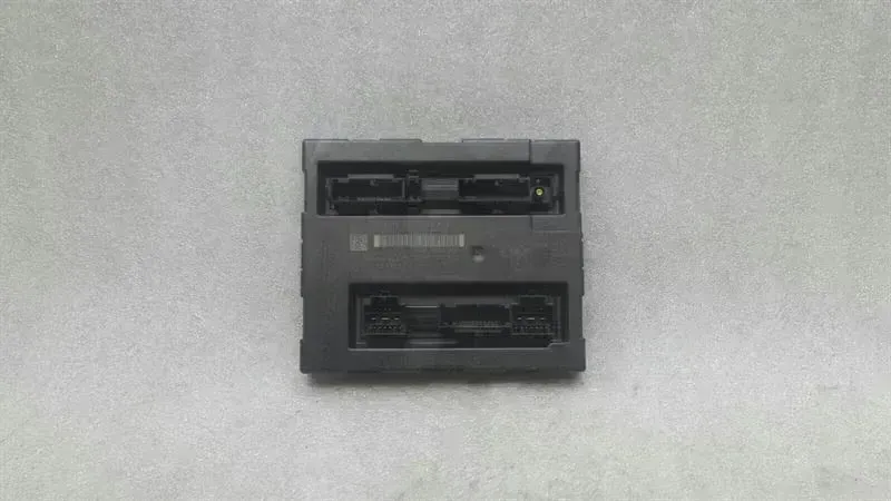 Audi A6 (C7) Audi A6 4G body module 4H0907064HN board control unit BCM2 Body type: Saloon
Fuel: Diesel