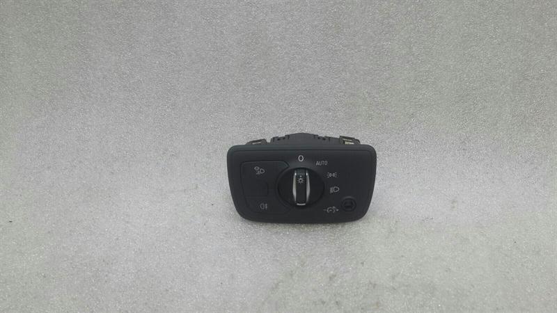 Audi A6 (C7) Audi A6 4G headlight switch 4G0941531BE light switch Body type: Saloon
Fuel: Diesel