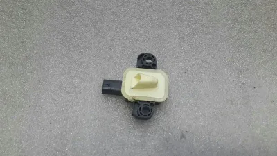 Датчик удара Mercedes C-класса W205 A1668210351 Датчик удара SRS