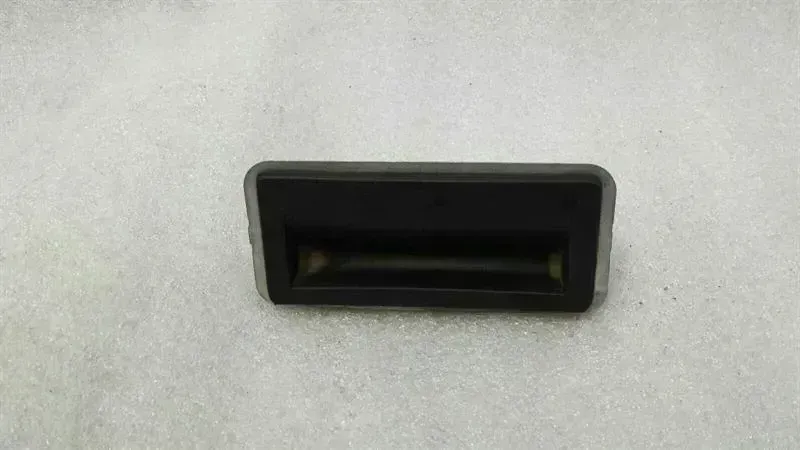 Audi A6 (C7) Audi A6 4G boot lock handle 5N0827566T tailgate lock handle switch Body type: Saloon
Fuel: Diesel