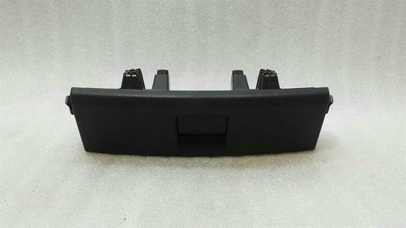 Audi A6 (C7) Audi A6 4G right seat glovebox 8K0882601C seat right glove compartment. Body type: Saloon
Fuel: Diesel