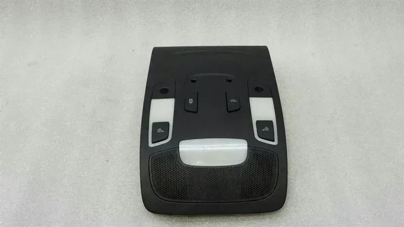 Audi A6 (C7) Audi A6 4G dome light 4G0947135 interior light interior light S Line Body type: Saloon
Fuel: Diesel