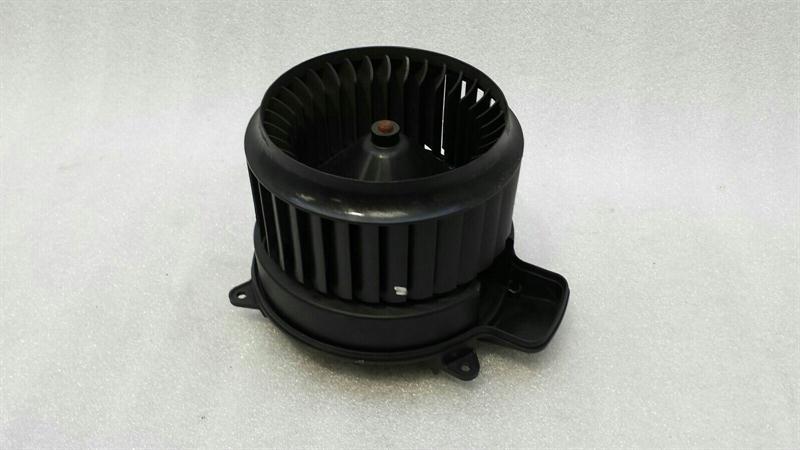 Audi A6 (C7) Audi A6 4G RHD Heater Blower 4H2820021B Right Hand Drive Body type: Saloon
Fuel: Diesel
