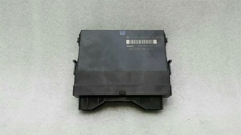 Mercedes CLK W209 body module A2098205926 comfort control unit on-board power supply
