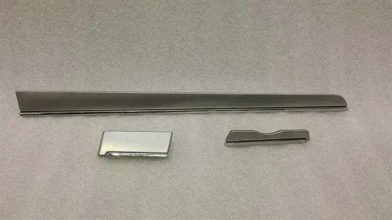 Mercedes-Benz A (W169) Mercedes E Class W207 RHD dashboard veneer set A2076801771 right handlebar aluminium