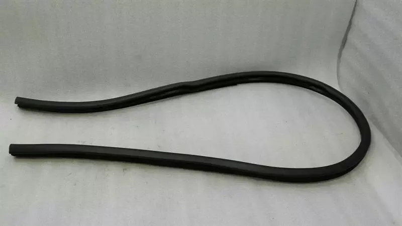 Mercedes E Class W207 Left Door Seal A2076920376 Left Door Seals