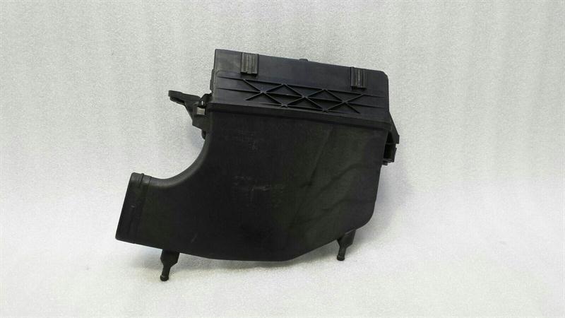Mercedes-Benz A (W169) Mercedes E Class W207 Left Airbox A6420903501 Air Filter Box Left OM642 V6