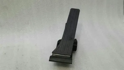Педаль газа Mercedes E Class W207 (электрическая) A2043000204 Педаль акселератора