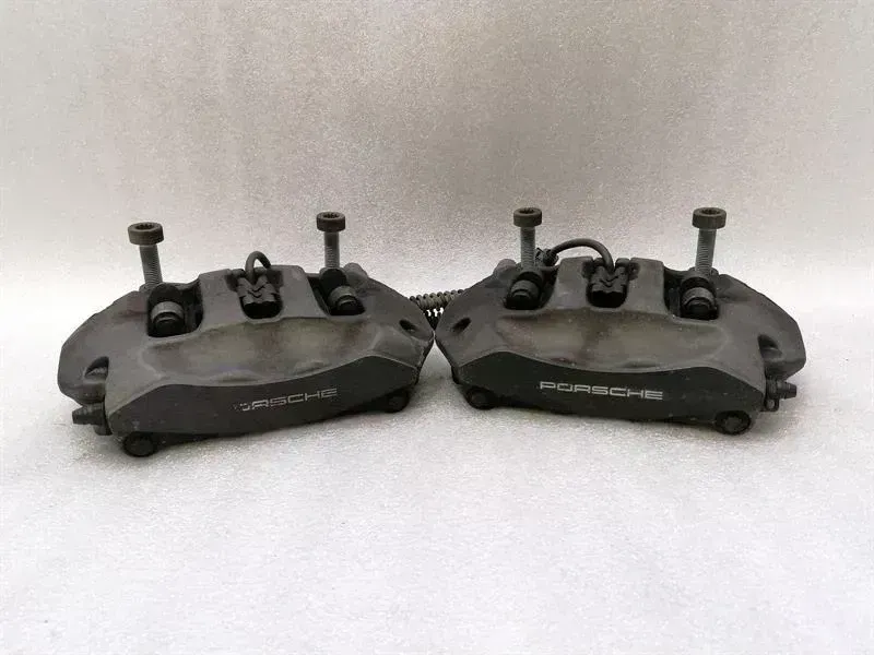 Porsche Cayenne Porsche Cayenne 958 92A Rear Brake Caliper Set 7P5615404S Rear Brake Caliper Body type: SUV
Fuel: Diesel
