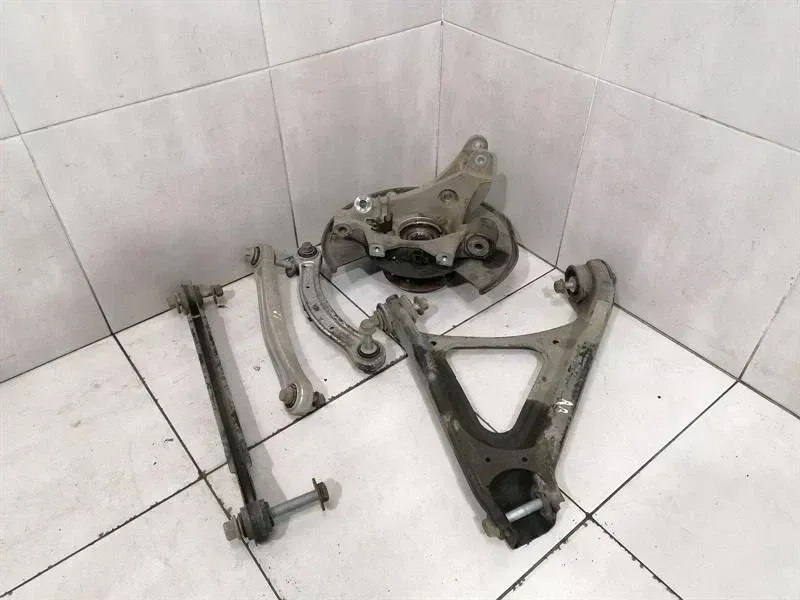 Porsche Cayenne Porsche Cayenne 958 92A right rear hub 95833161210 wheel bearing housing rear right Body type: SUV
Fuel: Diesel