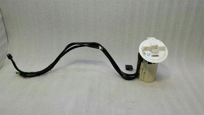 Mercedes-Benz A (W169) Mercedes E Class W207 Fuel Pump Electric A2044702294 Fuel Pump OM642