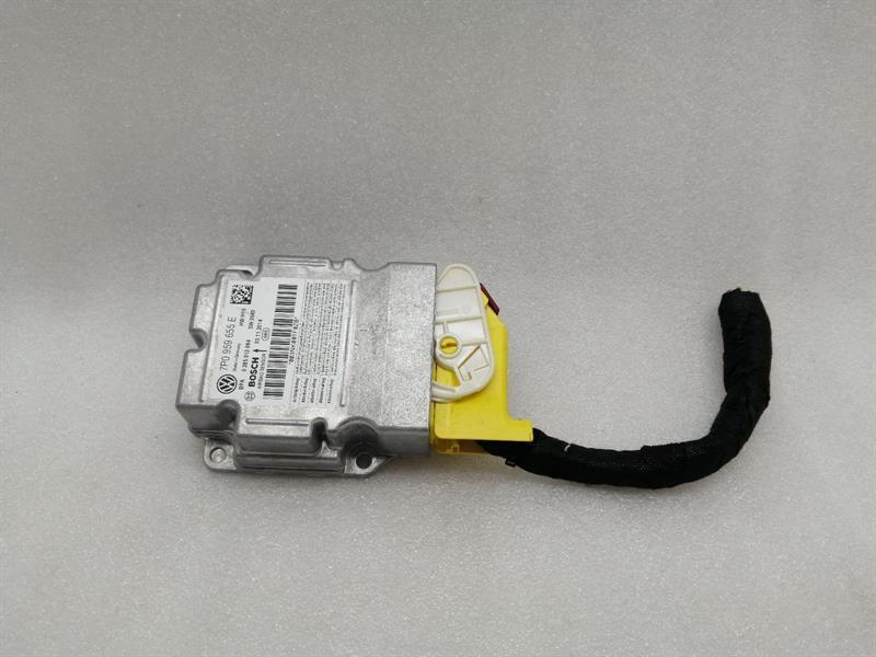 Porsche Cayenne Porsche Cayenne 958 92a Safety Module ECU 7P0959655E Air Control Unit SRS Body type: SUV
Fuel: Diesel