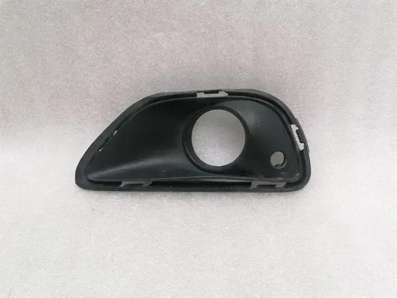 Porsche Cayenne Porsche Cayenne 958 92a Foglamp Cover 7P5807824 RIGHT Fog Lights Grille Body type: SUV
Fuel: Diesel