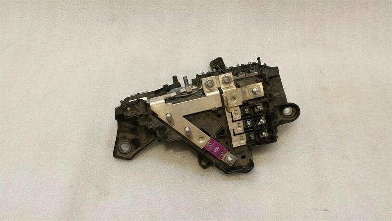 Mercedes-Benz A (W176) Mercedes C Class W205 Fuse Box A2055402250 Fuse Box OM651 Body type: Estate
Fuel: Diesel
