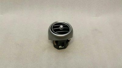 Mercedes C Klasa W205 RHD Lewy nawiewnik A2058304400 Kierownica po prawej stronie