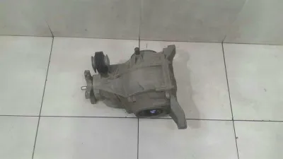 Mercedes C klase W205 aizmugurējais diferenciālis A2053507000 diferenciāļa aizmugures attiecība 2,47 OM651
