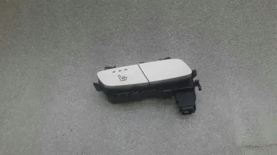 Mercedes C Class W205 Ключ за лява седалка A2139057302 Ключ за отопление на седалка ляв.