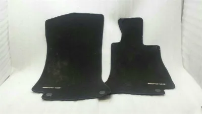 Mercedes C Klasa W205 RHD Zestaw mat podłogowych A2056802601 Kierownica po prawej stronie