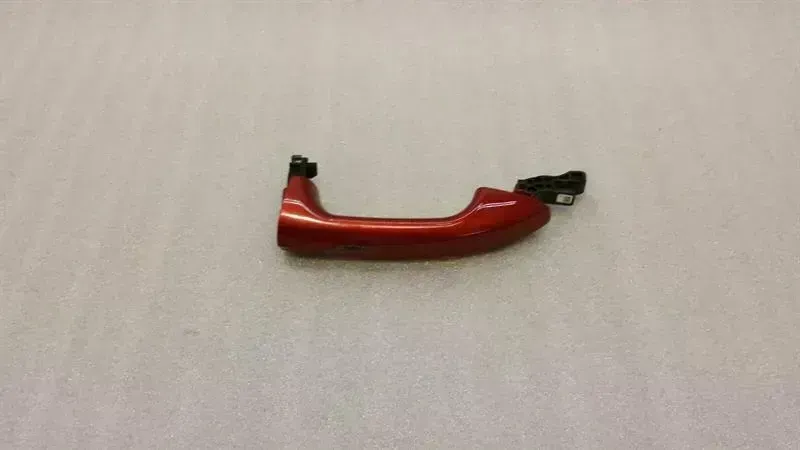Mercedes-Benz A (W176) Mercedes C Class W205 FRH Door Handle A0997601459 Door Handle Front Right Body type: Estate
Fuel: Diesel