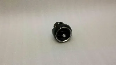 Mercedes C Class W205 RHD kreisā gaisa ventilācijas atvere A2058301100 labās puses stūre