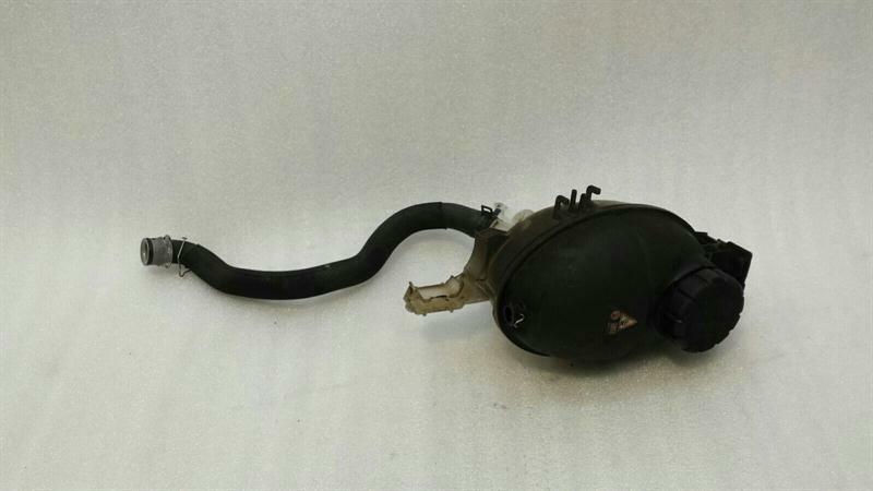 Mercedes-Benz CLS (C218) Mercedes CLS W218 expansion tank A2045000749 expansion tank coolant Body type: Estate
Fuel: Diesel