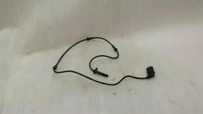 Mercedes C klases W205 priekšējais A.B.S sensors A2059058003 ABS sensors priekšā