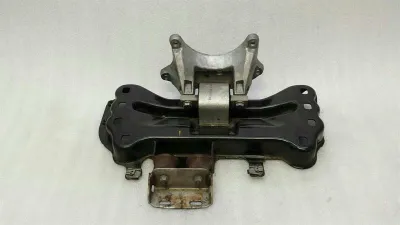 Mercedes CLS W218 W212 Крепление коробки передач A2122403802 Крепление коробки передач