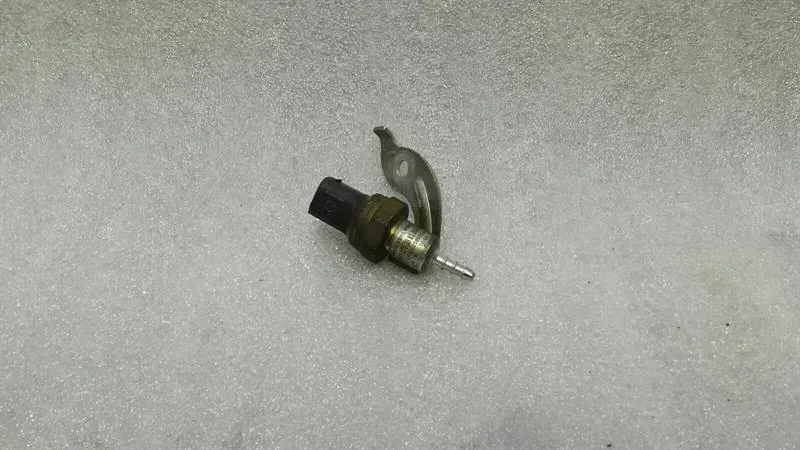 Mercedes-Benz CLS (C218) Mercedes CLS W218 Fuel Sensor A6510703981 Fuel Line Sensor OM651 Body type: Estate
Fuel: Diesel