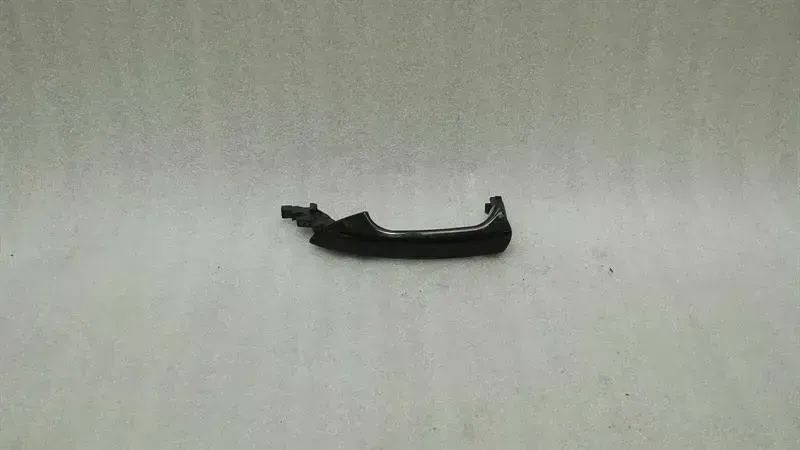 Mercedes-Benz CLS (C218) Mercedes CLS W218 front left door handle A2047600170 door handle front left Body type: Estate
Fuel: Diesel
