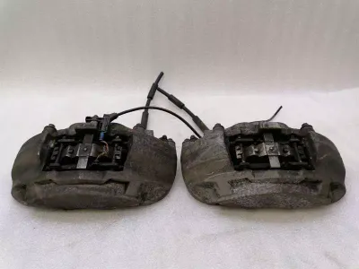 Mercedes C Klasse W205 Bremssattelsatz vorne A01142198 Bremssattel vorne Satz