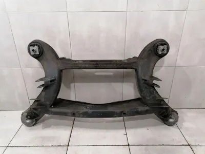 Mercedes C Klasa W205 Rama pomocnicza tylna A2053507207 Rama osi tylna oś