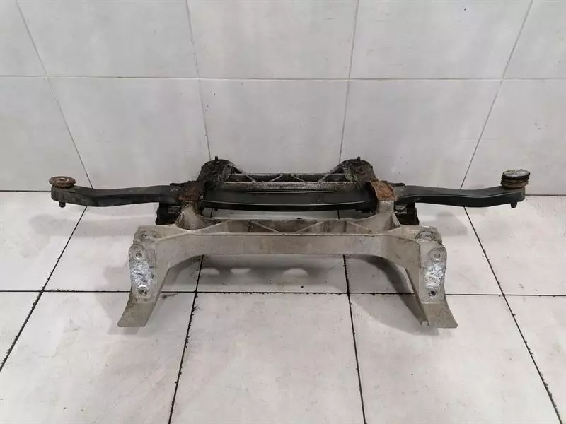 Chevrolet Corvette (C6) Chevrolet Corvette C6 Z06 LS7 Subframe Rear 15864493 Axle Frame Rear Axle Body type: Coupe
Fuel: Petrol