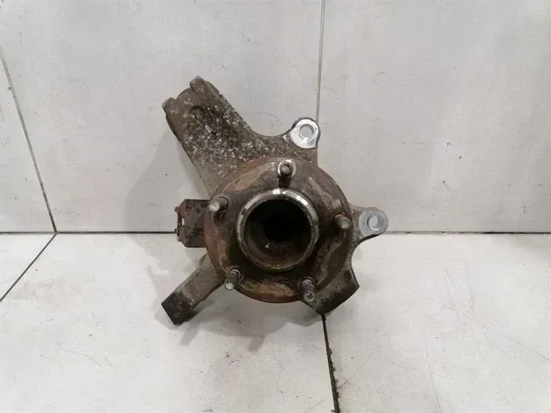 Chevrolet Corvette (C6) Chevrolet Corvette C6 Z06 Left Front Hub 88965637 Wheel Bearing Case Front Left Body type: Coupe
Fuel: Petrol