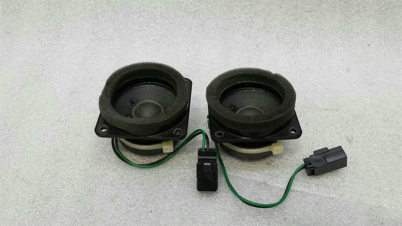 Dodge Viper DODGE VIPER SRT-10 8.3 Speaker 04865939AA Speakers Body type: Convertible
Fuel: Petrol