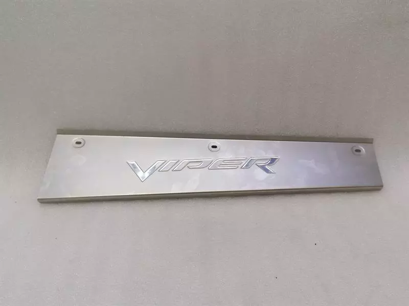 Dodge Viper Dodge Viper SRT-10 8.3 Right Door Sill 82208805AC Right Door Sill Trim Right Body type: Coupe
Fuel: Petrol