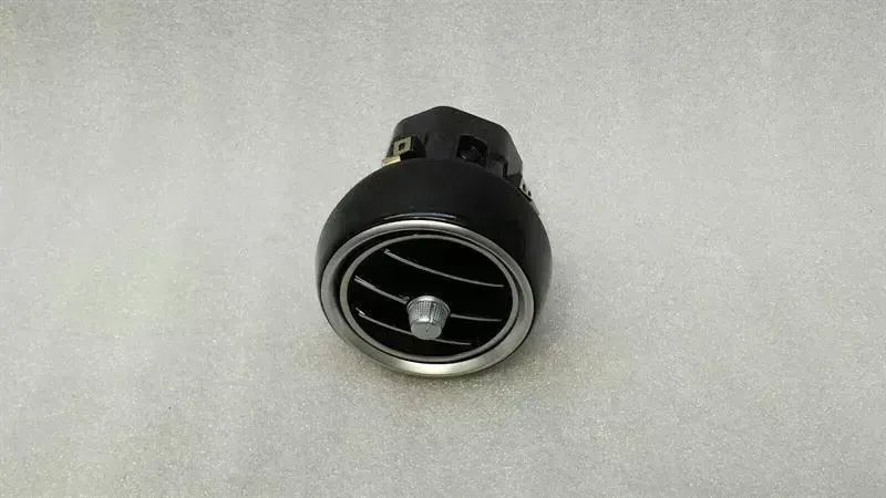 Mercedes-Benz A (W176) Mercedes C Class W205 Air Vent A2058304604 Ventilation Nozzle Vent Body type: Saloon
Fuel: Diesel
