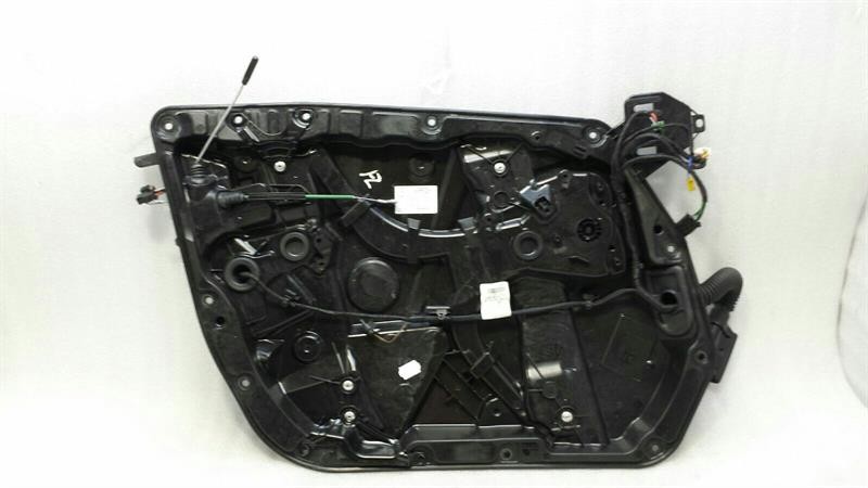 Mercedes-Benz A (W176) Mercedes C Class W205 Left Front Door Winder A2057204923 Front Window Regulator LI Body type: Saloon
Fuel: Diesel