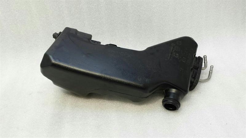 Mercedes-Benz A (W176) Mercedes C Class W205 Washer Fluid Reservior A2057600260 Wiping Water Tank Body type: Saloon
Fuel: Diesel