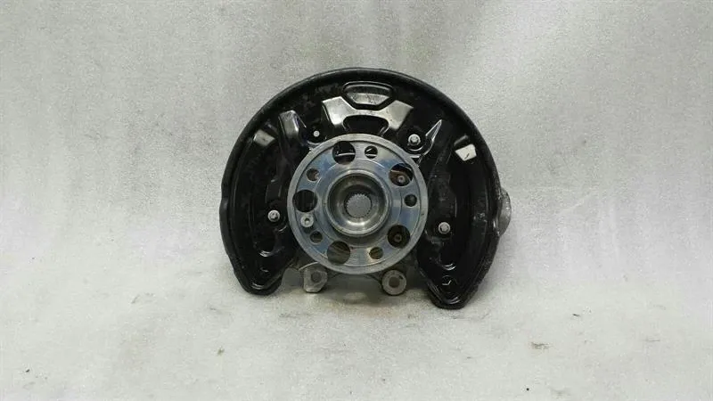 Mercedes C Class W205 Right Rear Hub A2053500241 Wheel Bearing Housing Rear Right