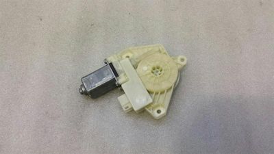 Mercedes C klases W205 durvju loga motors A2059060113 logu regulatora motors priekšējais RE