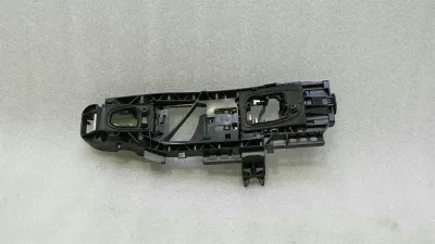 Mercedes C Class W205 FLH носач за дръжка A0997602100 държач за дръжка на врата преден ляв