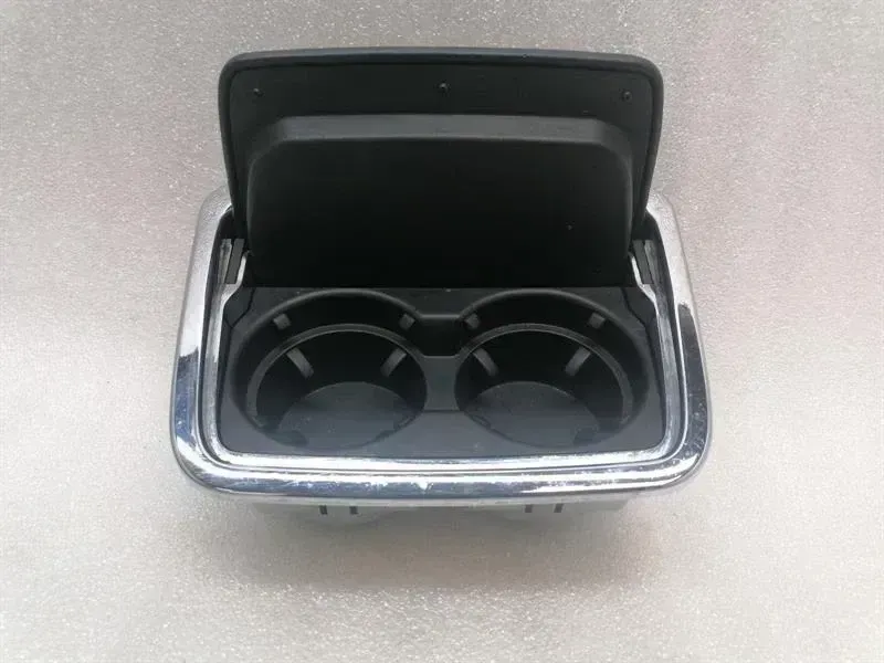 Rolls Royce Phantom MK7 VII 7 cup holders 6950080 cup holder holder Brand/Model: ROLLS ROYCE PHANTOM VII
Engine: 67...