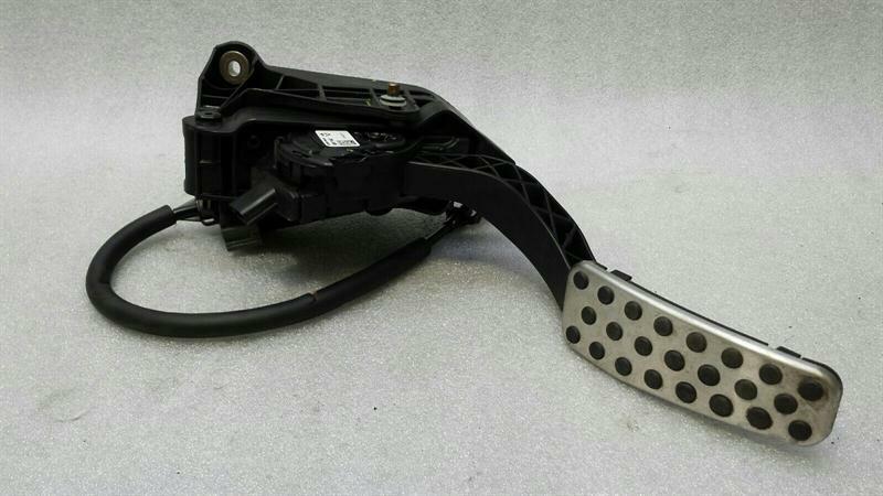 Dodge Charger 2010-... Dodge Charger LX LD Throttle Pedal (Electrical) 04861716AD Throttle Pedal
