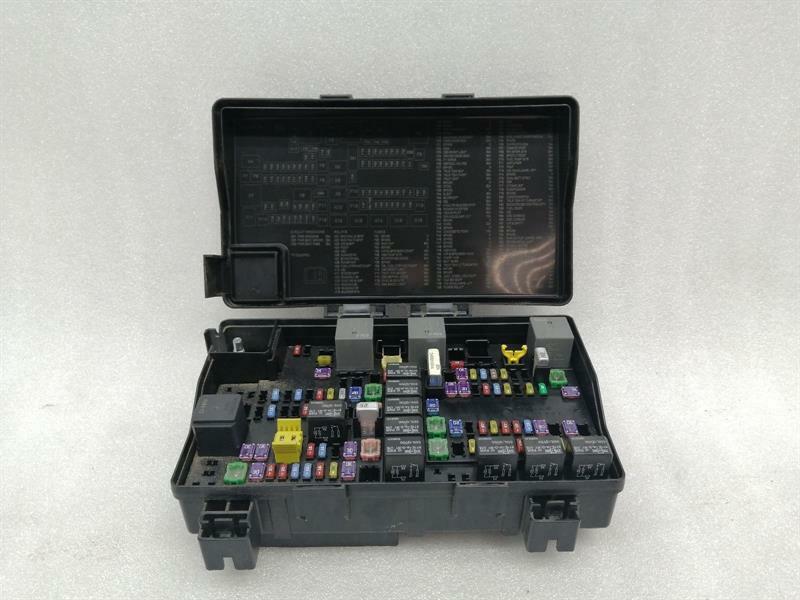 Jeep Grand Cherokee (WL) 2021-... JEEP GRAND CHEROKEE WK2 MK4 front fuse box 68253442AB fuse box front