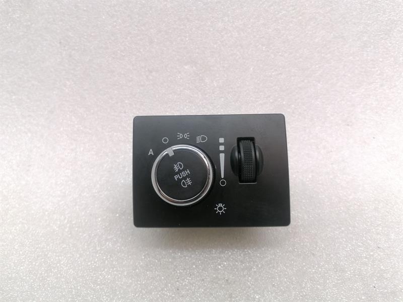 Jeep Grand Cherokee (WK) JEEP GRAND CHEROKEE WK2 MK4 Light Switch 68189157AA Light Switch Body type: SUV
Fuel: Petrol