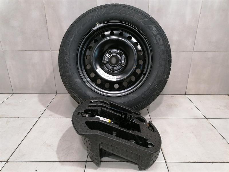 Jeep Grand Cherokee (WK) JEEP GRAND CHEROKEE WW2 SRT8 68051967AC Jack 245/65/18 Spare Wheel Body type: SUV
Fuel: Petrol