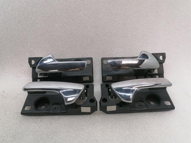 Jeep Grand Cherokee (WK) JEEP GRAND CHEROKEE WW2 MK4 Door Interior Handle Set Interior Door Handle Set Body type: SUV
Fuel: Petrol