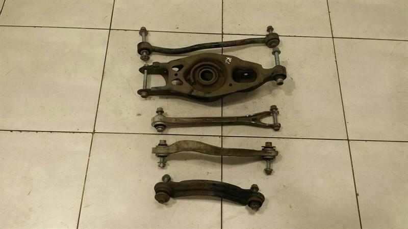 Dodge Challenger Dodge Challenger SRT8 Left Rear Wishbone 68226529AB Rear Left Wishbone Set Body type: Coupe
Fuel: Petrol